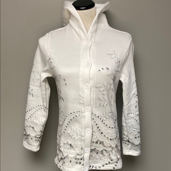 unbranded Tops - White “Eyelet” Hoodie with High Collar – Size S – EUC